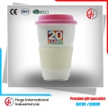 Taza de café de cerámica antideslizante barato con tapa de silicona
